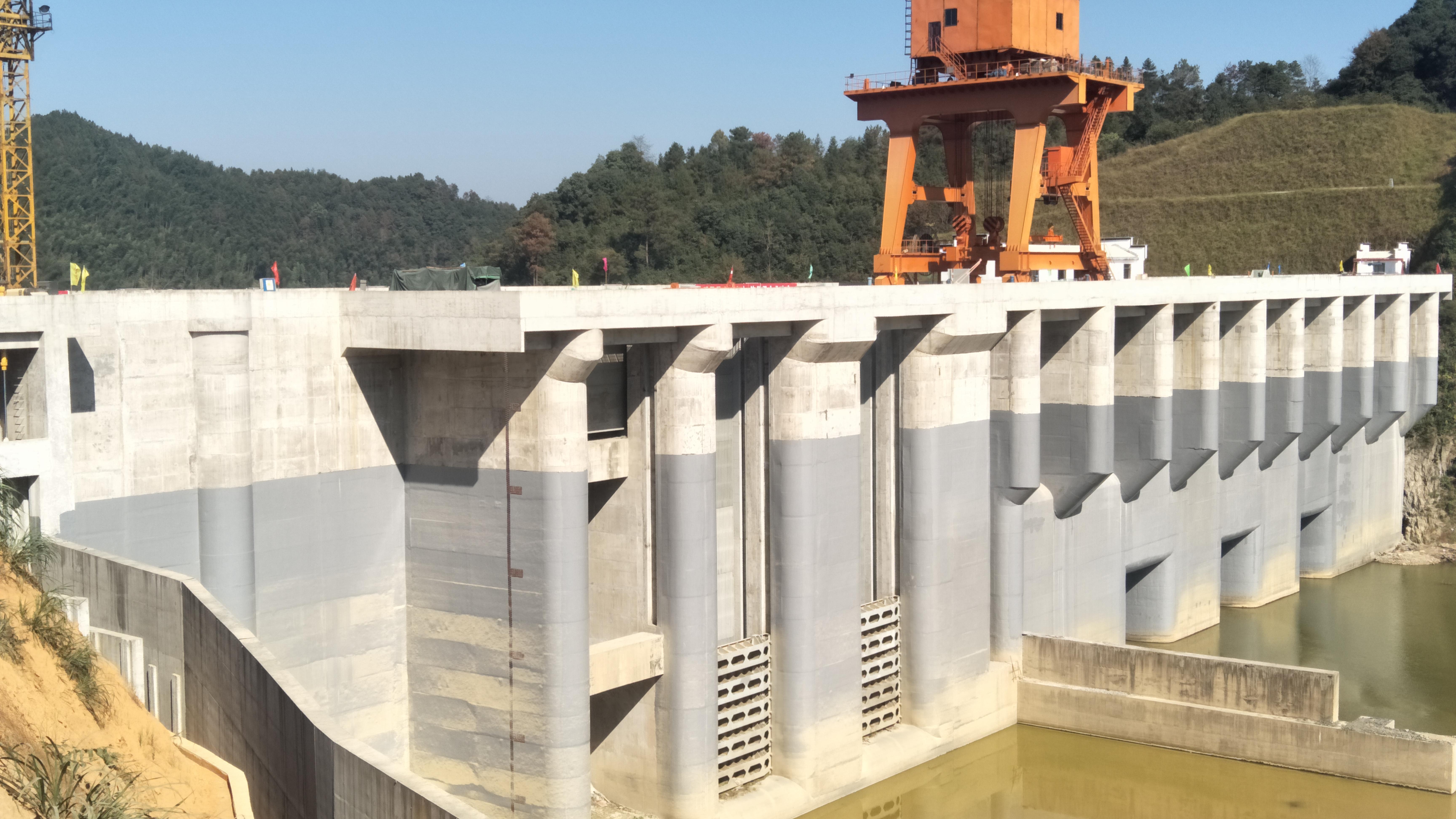 月潭水庫壩面及溢流面抗沖耐磨聚脲防護