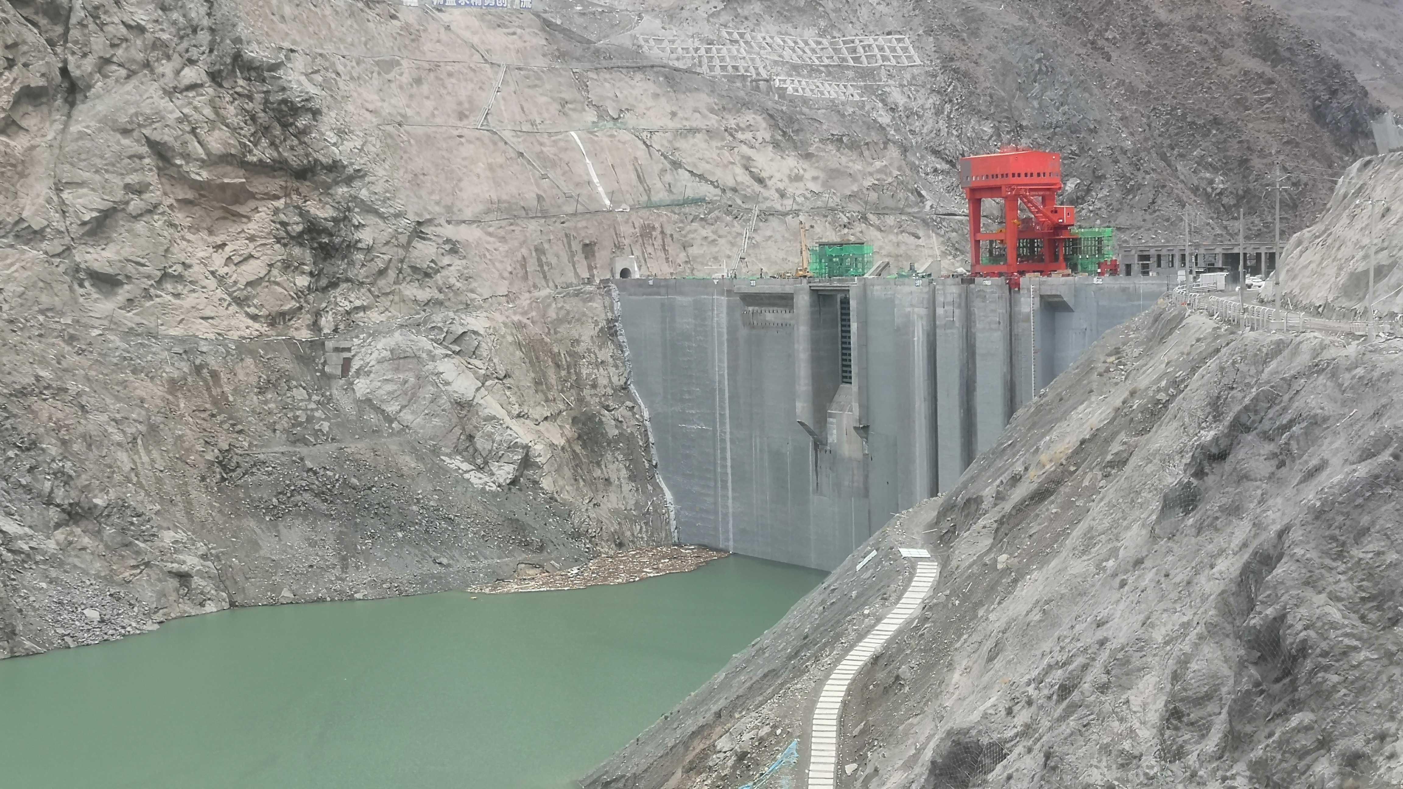 黃藏寺水利樞紐壩面防護工程